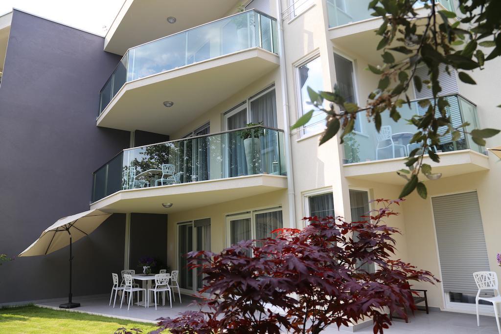 Beach Apartments Dumicic ポドストラナ エクステリア 写真