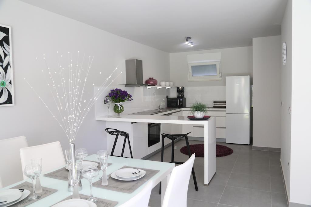 Beach Apartments Dumicic ポドストラナ 部屋 写真