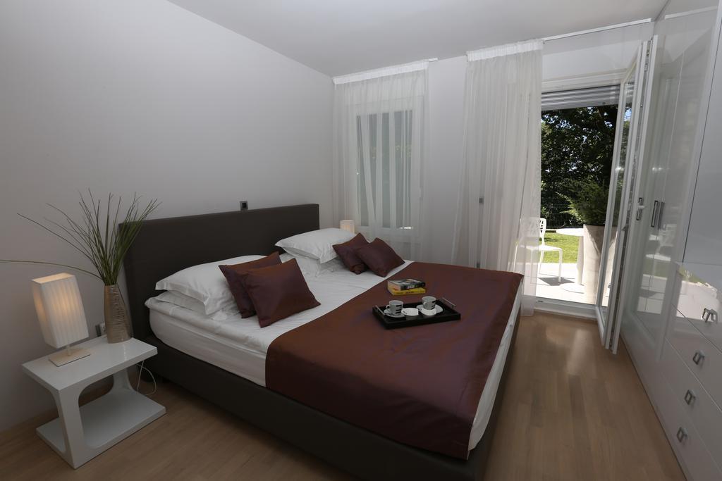 Beach Apartments Dumicic ポドストラナ エクステリア 写真